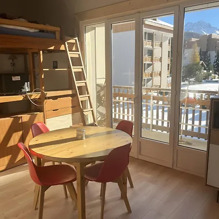 Pied Des Pistes Vue Montagne